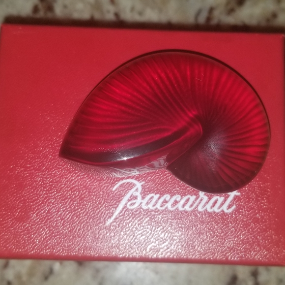 Baccarat Crystal Nautilus Shell (red) - Picture 7 of 8